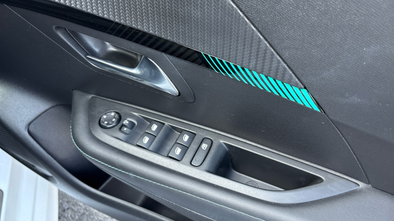 Peugeot 208 1.2 PureTech 100 Allure Premium + 5dr Petrol Hatchback